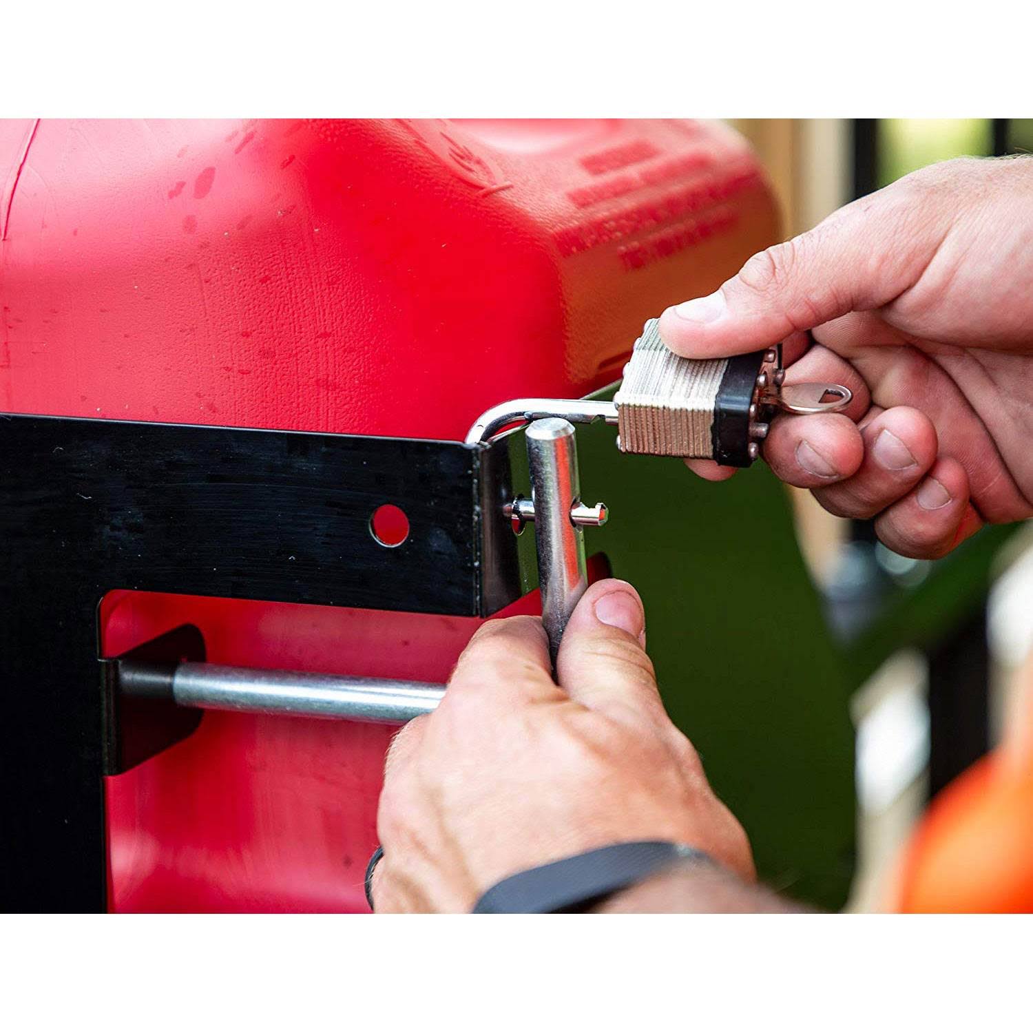 Locking GAS Can Rack C7018