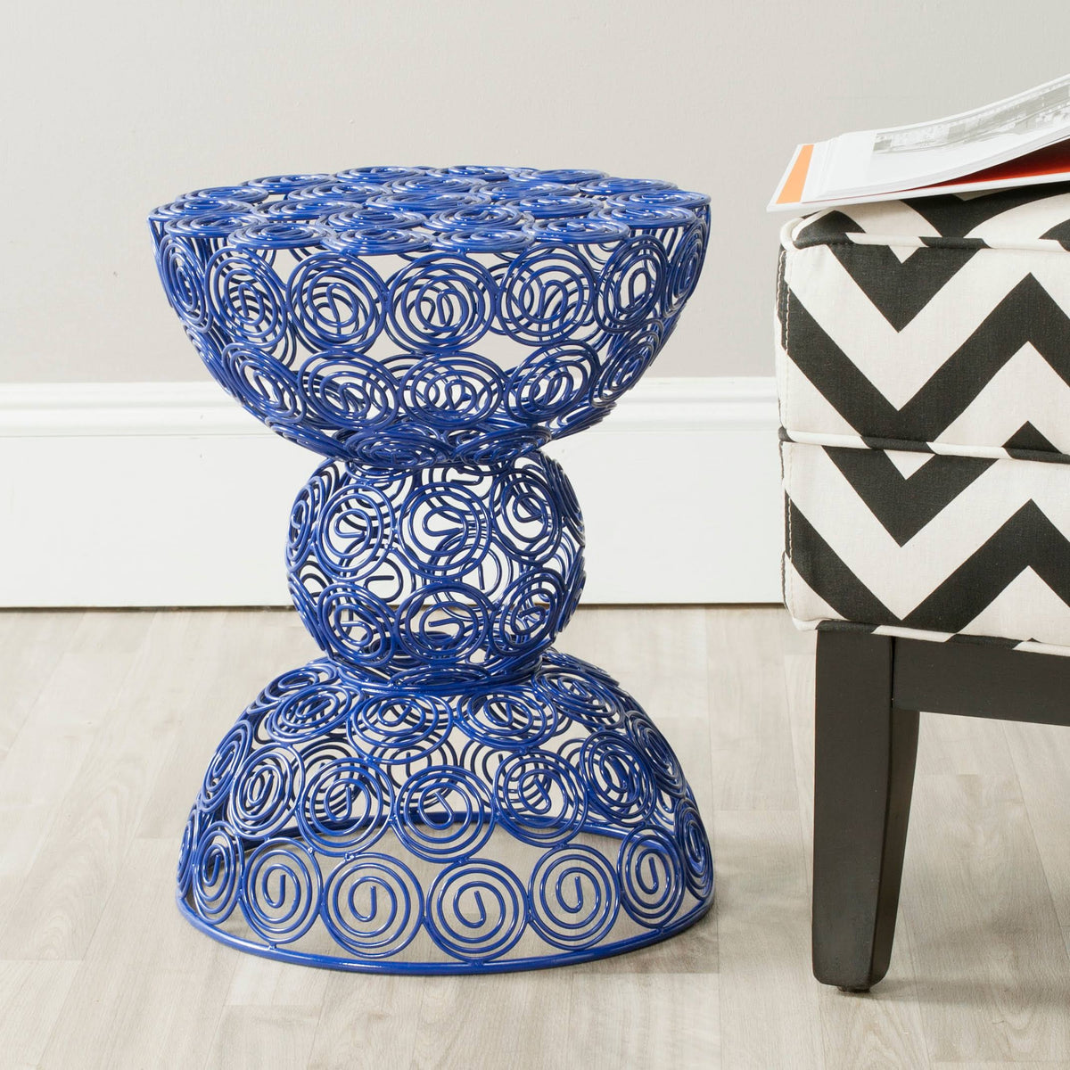 Green Iron Wire Stool R385326