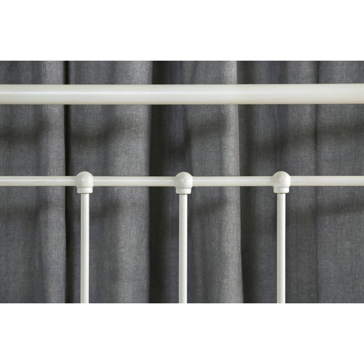 Twin Metal Bed Vintage White Z6786