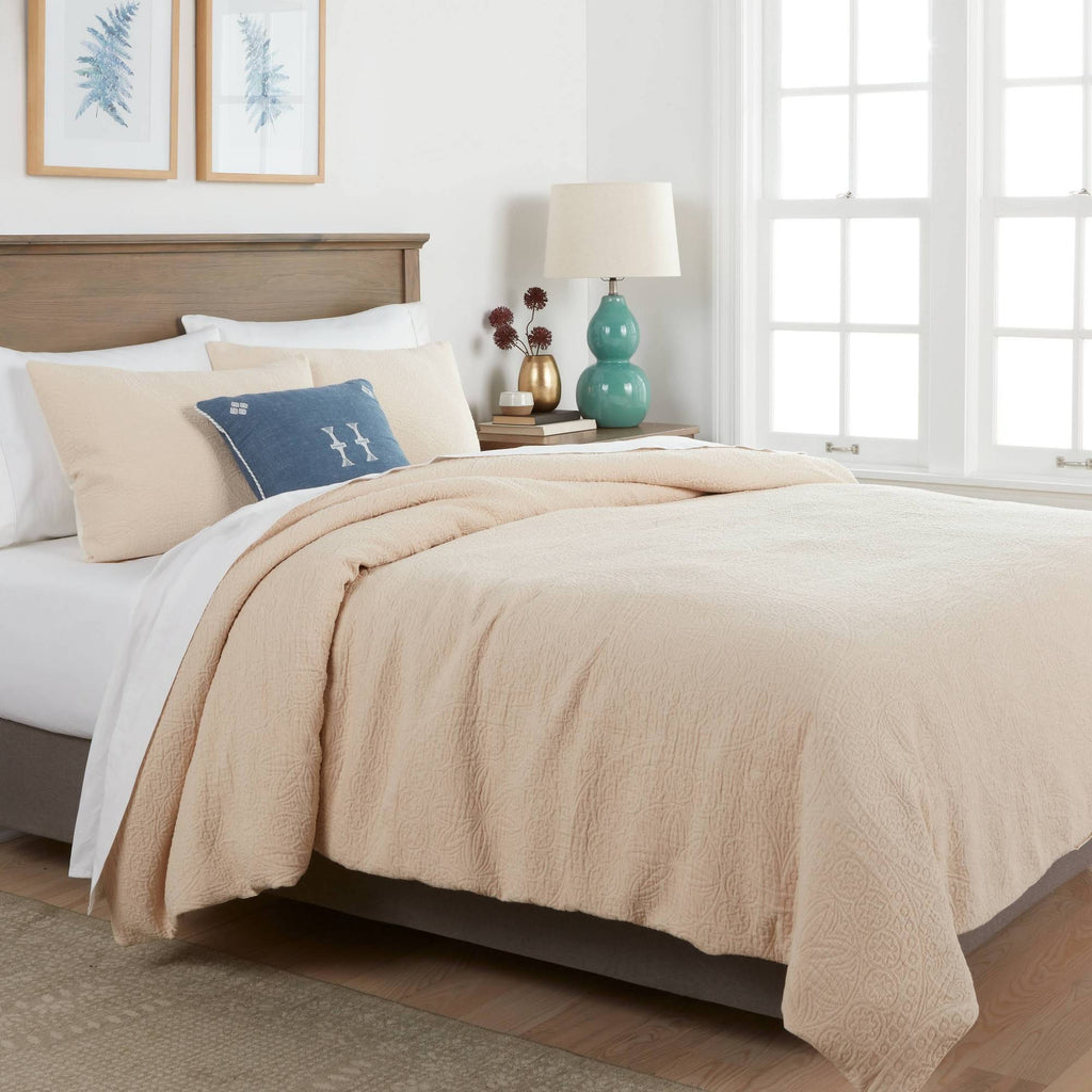 Natural Matelasse Medallion Duvet Cover & Sham Set C7201