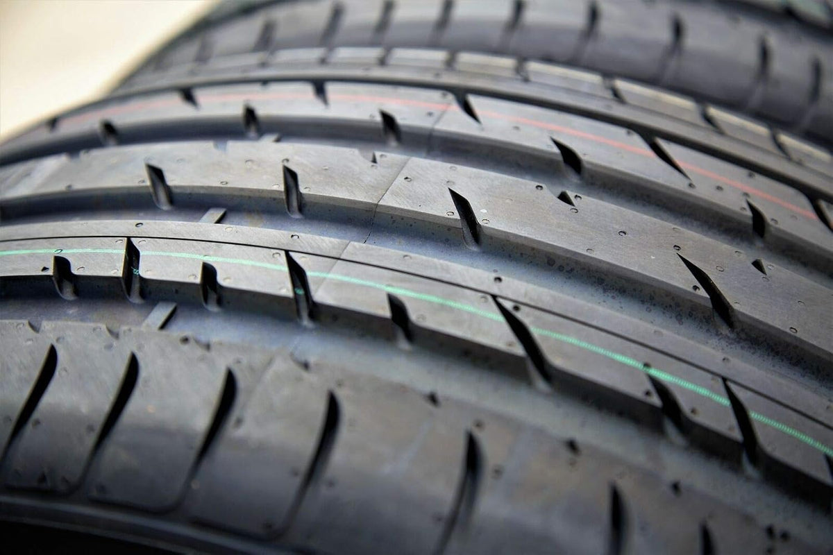 215/35R19 High Performance Radial Tire F1020