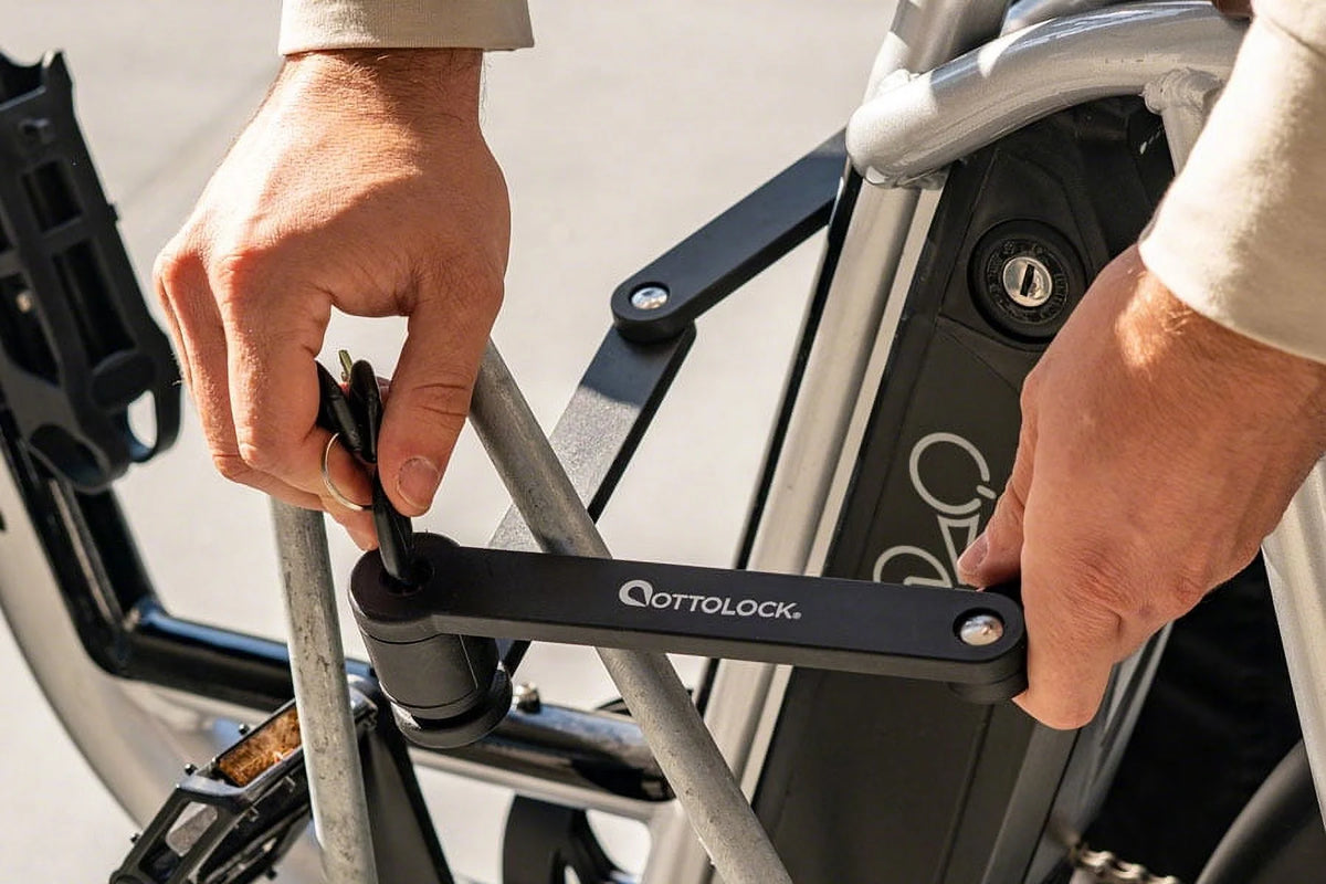 Black Folding Lock with Mount R32878