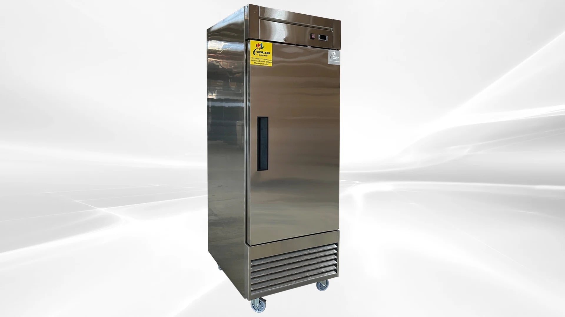 Commercial Upright Reach-in Freezer in Stainless Steel Y55240