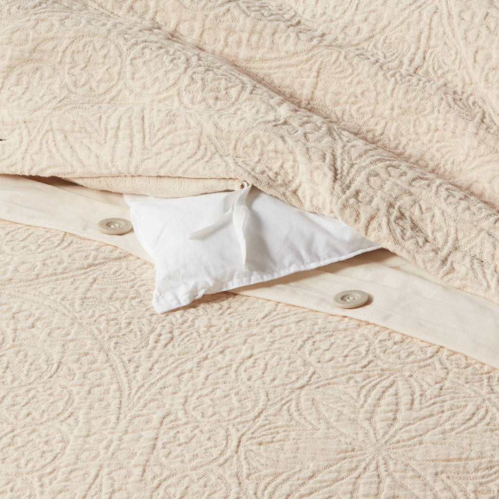 Natural Matelasse Medallion Duvet Cover & Sham Set C7201