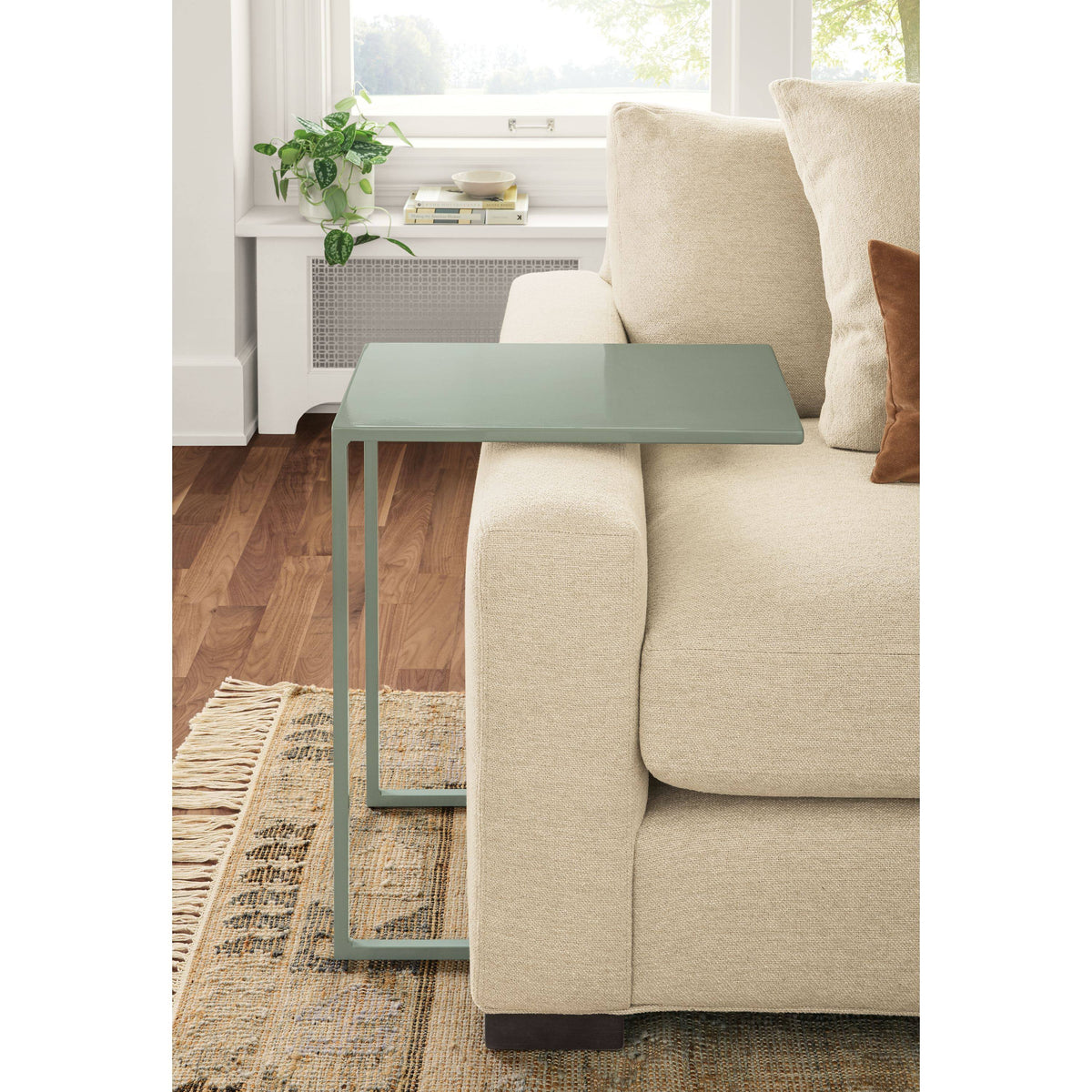 Modern Slim C-Shaped Table A571124