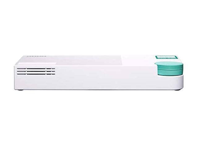 Unmanaged Switch with 3 10-Gigabit SFP+ Ports and 8 Ethernet Ports B631