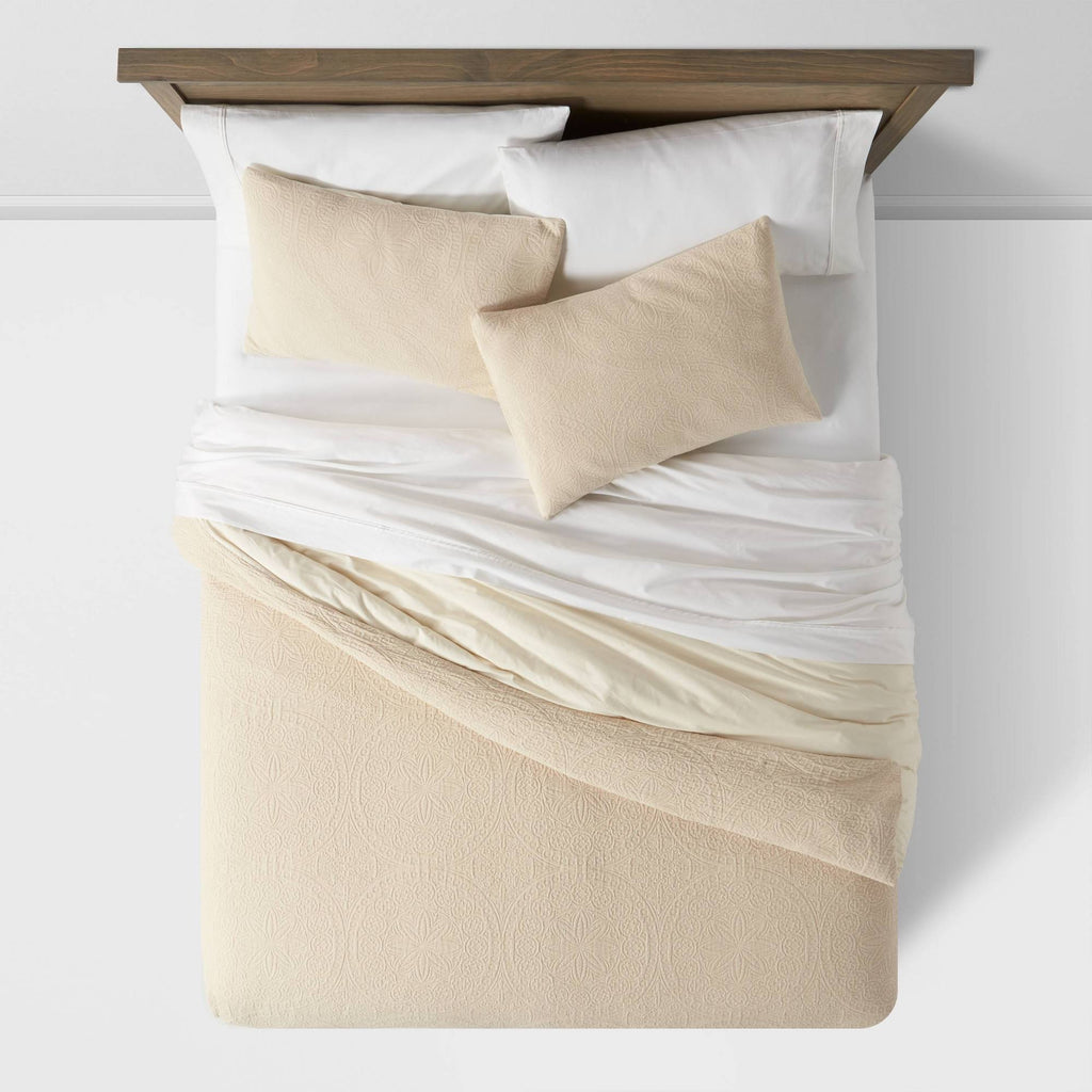 Natural Matelasse Medallion Duvet Cover & Sham Set C7201