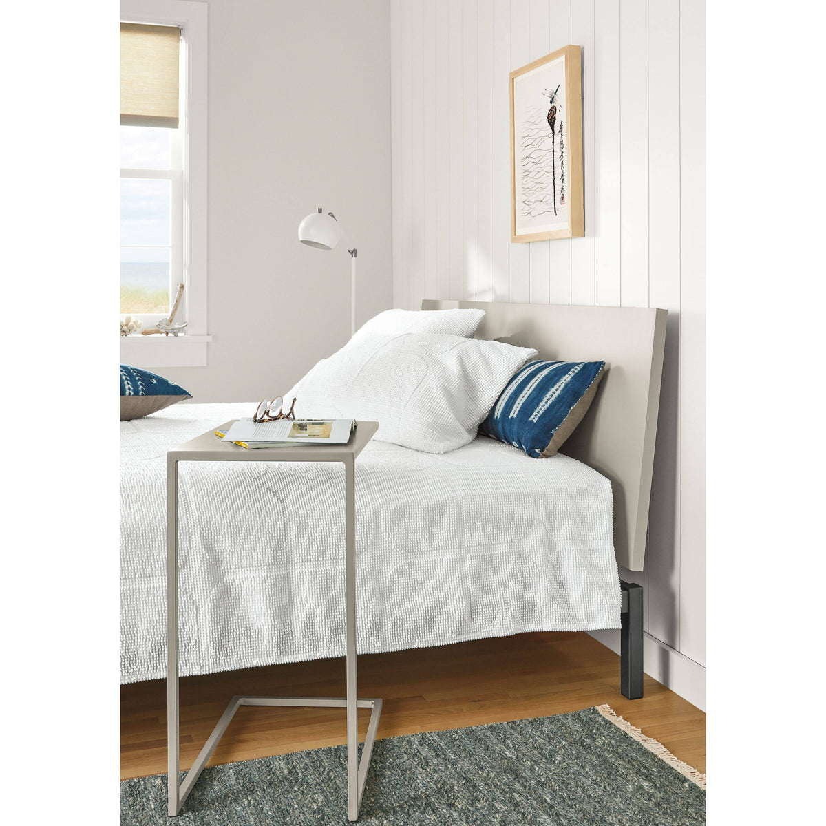 Modern Slim C-Shaped Table A571124